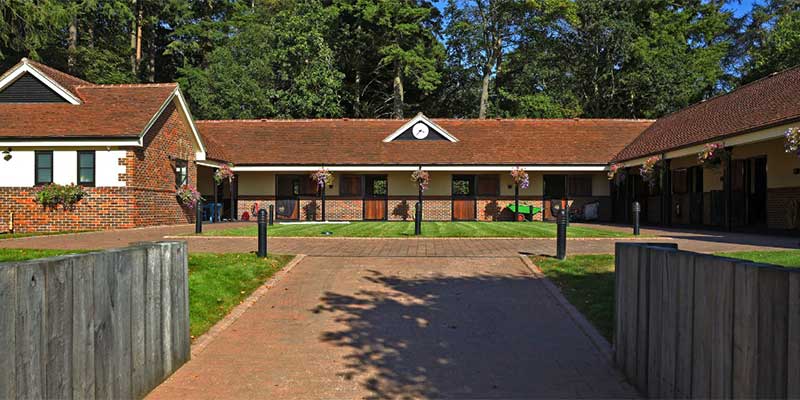 Al Shira'aa Stables, UK